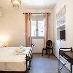 Charming Urban Escapes Your Cozy Retreats Apartament *