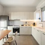 Charming Urban Escapes Your Cozy Retreats Apartament