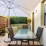 Charming Urban Escapes Your Cozy Retreats Apartament Filiatra