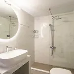 Charming Urban Escapes Your Cozy Retreats Apartament