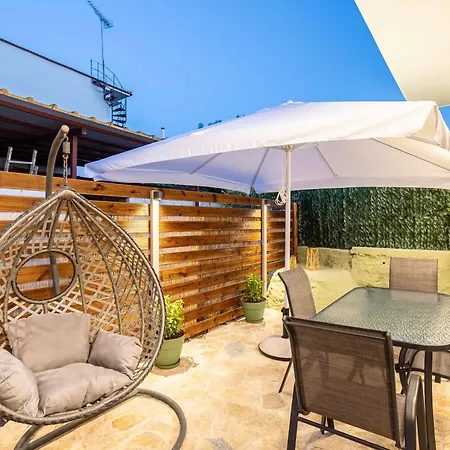 Charming Urban Escapes Your Cozy Retreats Apartament *