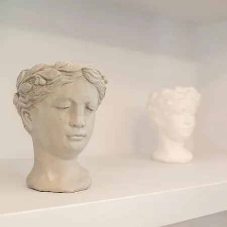 Charming Urban Escapes Your Cozy Retreats Apartment Filiatra