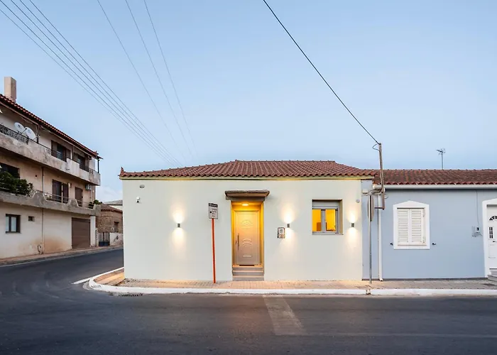 Charming Urban Escapes Your Cozy Retreats *