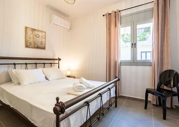 Charming Urban Escapes Your Cozy Retreats Lejlighed Filiatrá